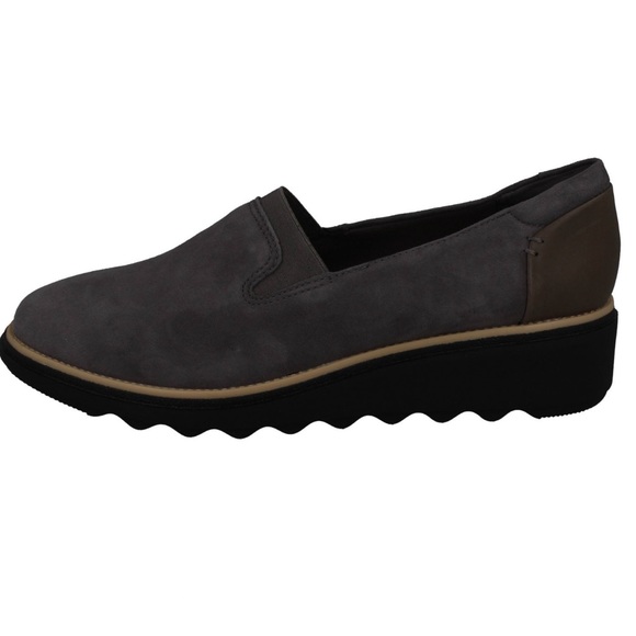 Clarks women's * Sharon Dolly * Grey Suede Slip-On  Cushion Plus Shoes - Picture 3 of 9
